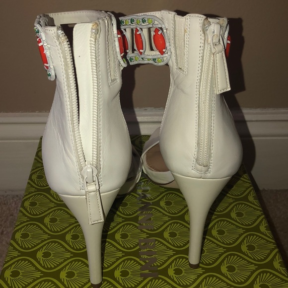White Gianni Bini Sandals - Picture 5 of 6